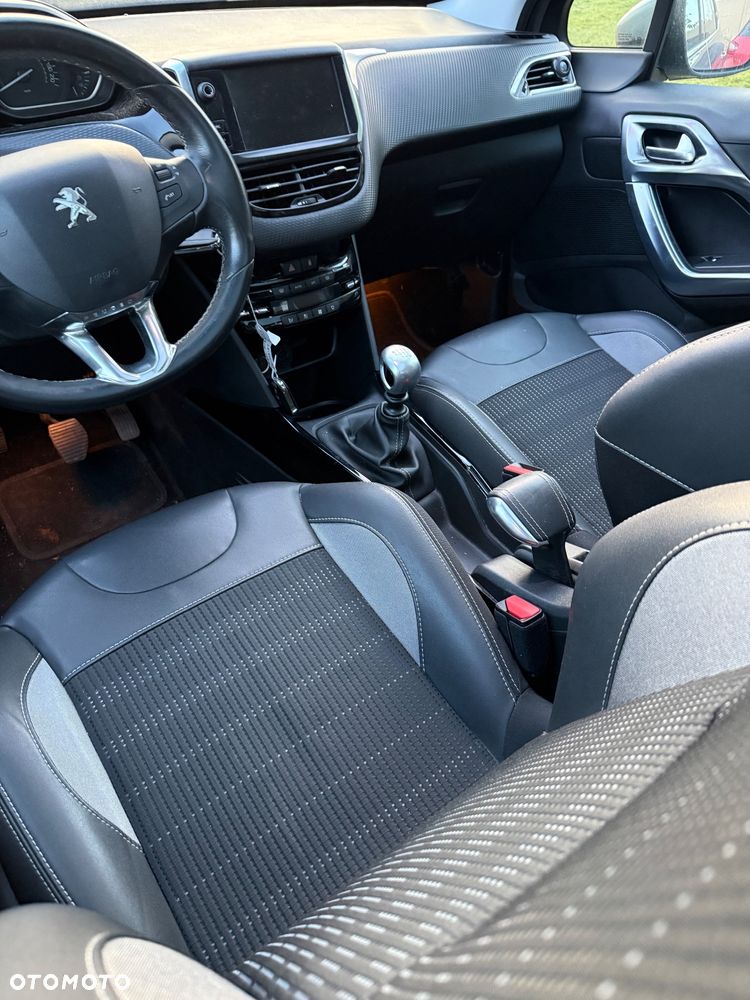Peugeot 2008 - 13