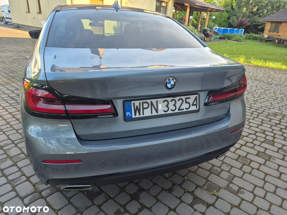 BMW Seria 5 520i Luxury Line sport - 9