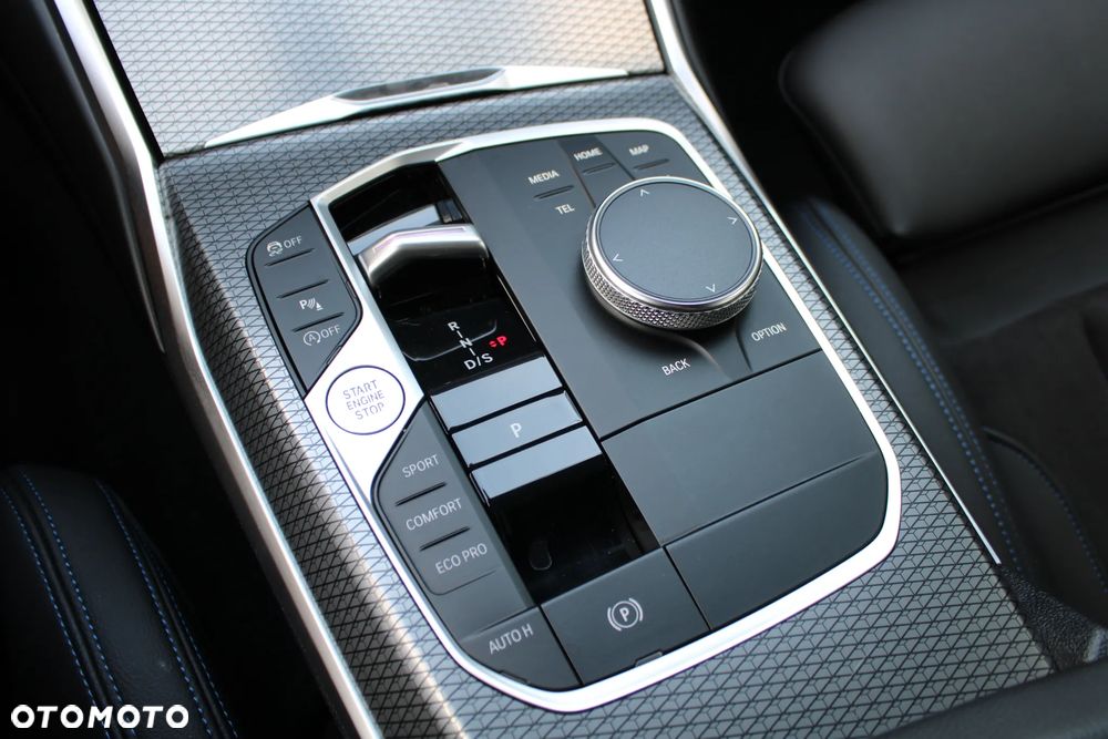 BMW Seria 3 330i xDrive M Sport sport - 30