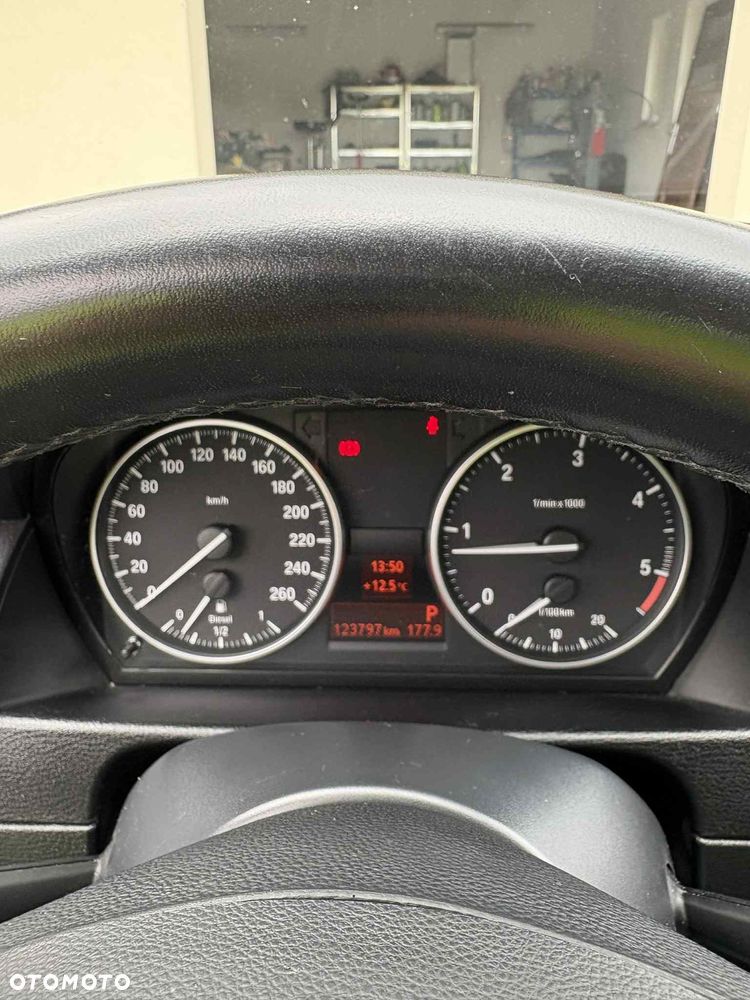 BMW X1 xDrive18d - 11
