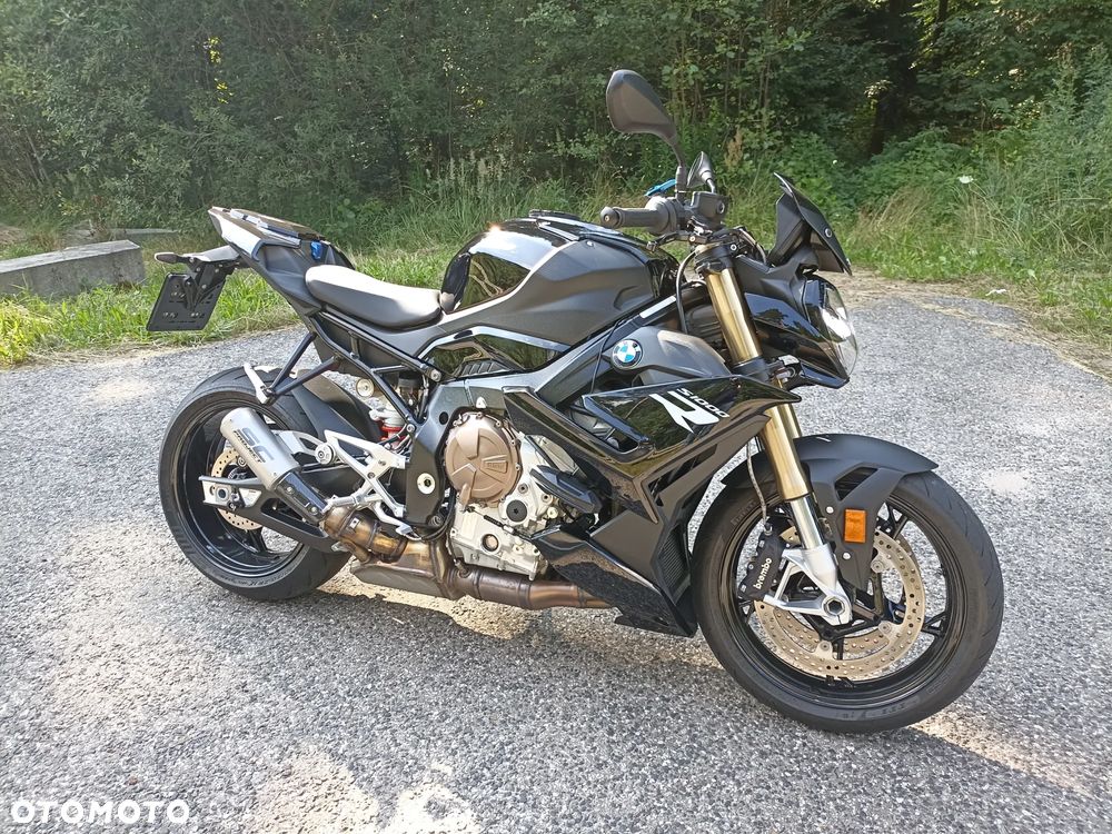 BMW S - 1