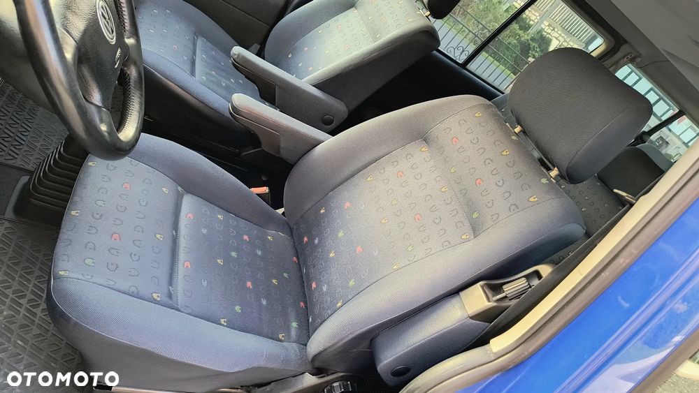 Volkswagen Caravelle - 14