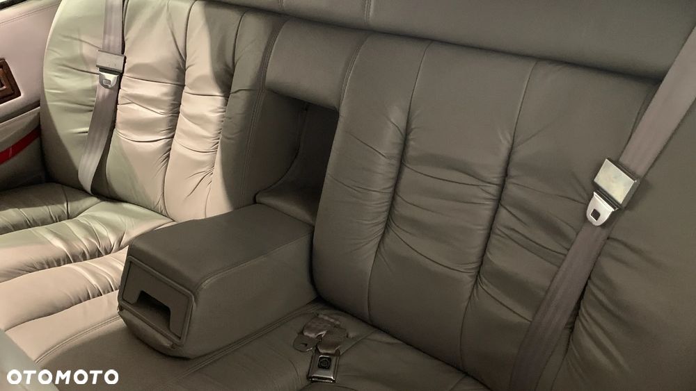 Cadillac Fleetwood 5.7 STD - 31