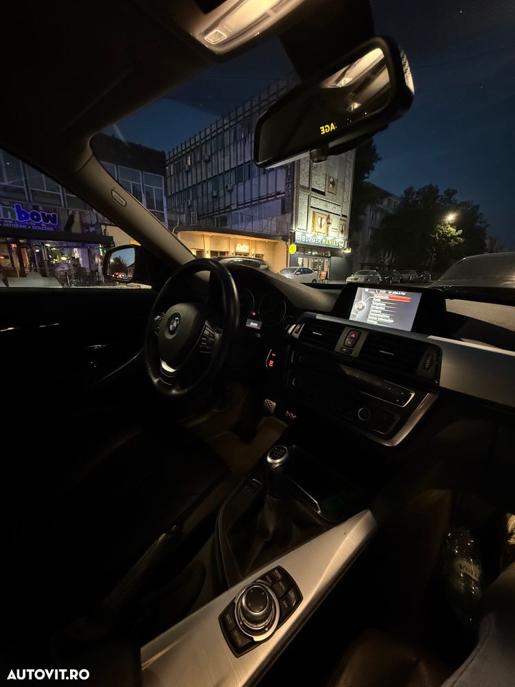 BMW Seria 3 320d Luxury Line - 32