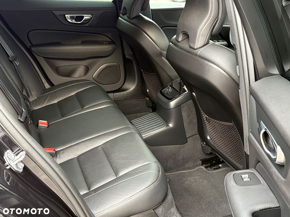 Volvo S60 T8 Twin Engine AWD Geartronic Inscription - 38