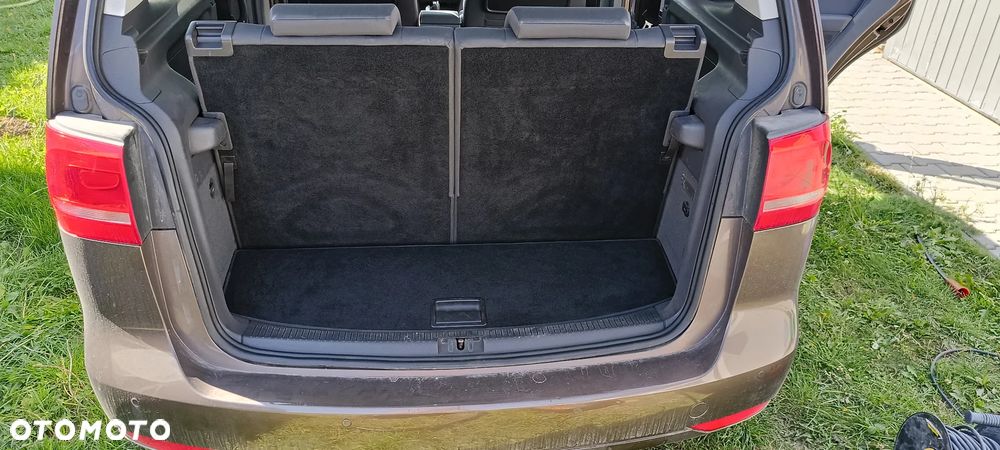 Volkswagen Touran 2.0 TDI DPF BlueMotion Technology Highline - 17
