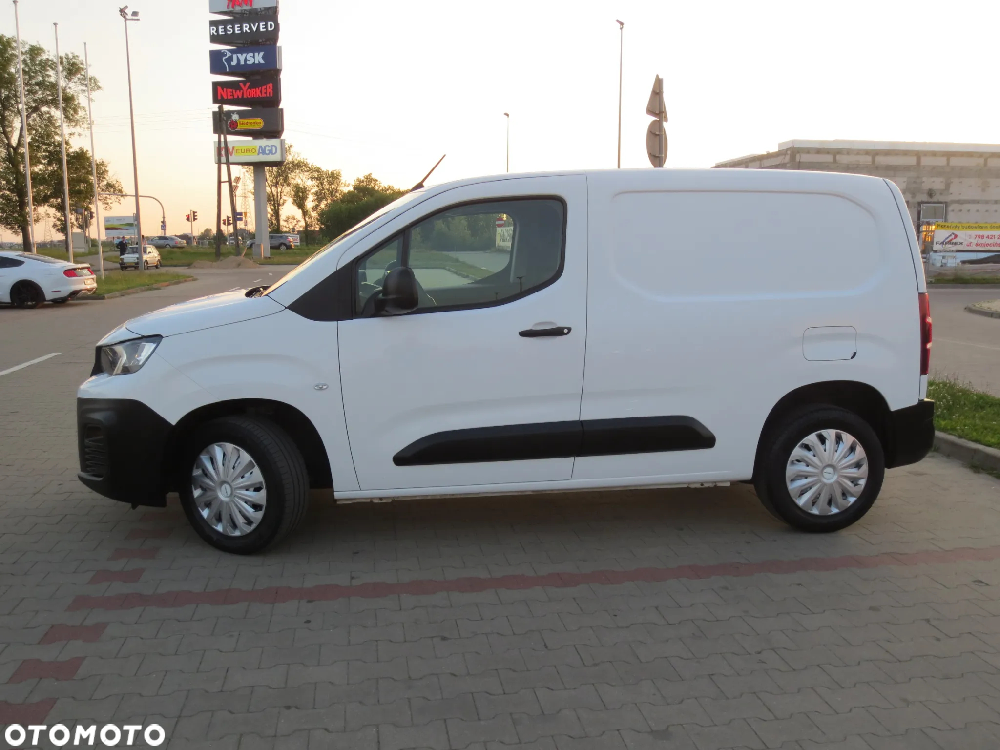 Peugeot PARTNER Niski przebieg 3 OSOBY salon POLSKA - 8