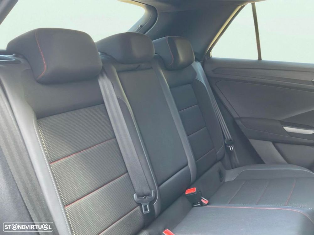 Volkswagen T-Roc 1.5 TSI Sport DSG — fotografia 17