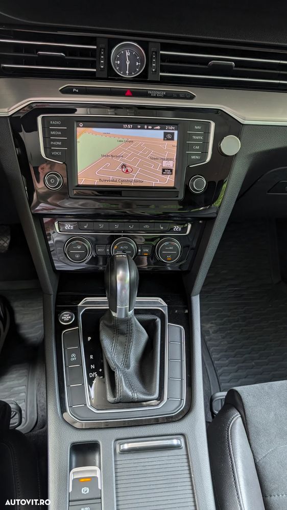 Volkswagen Passat 2.0 TDI DSG Highline - 14