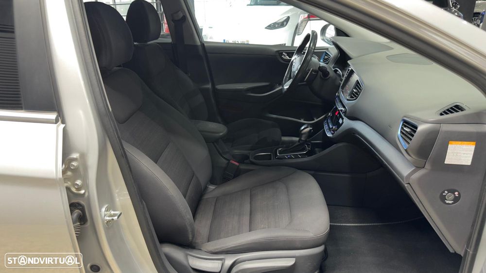 Hyundai Ioniq 1.6 GDI HEV Hybrid Tech - 29