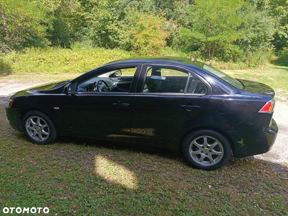 Mitsubishi Lancer - 12