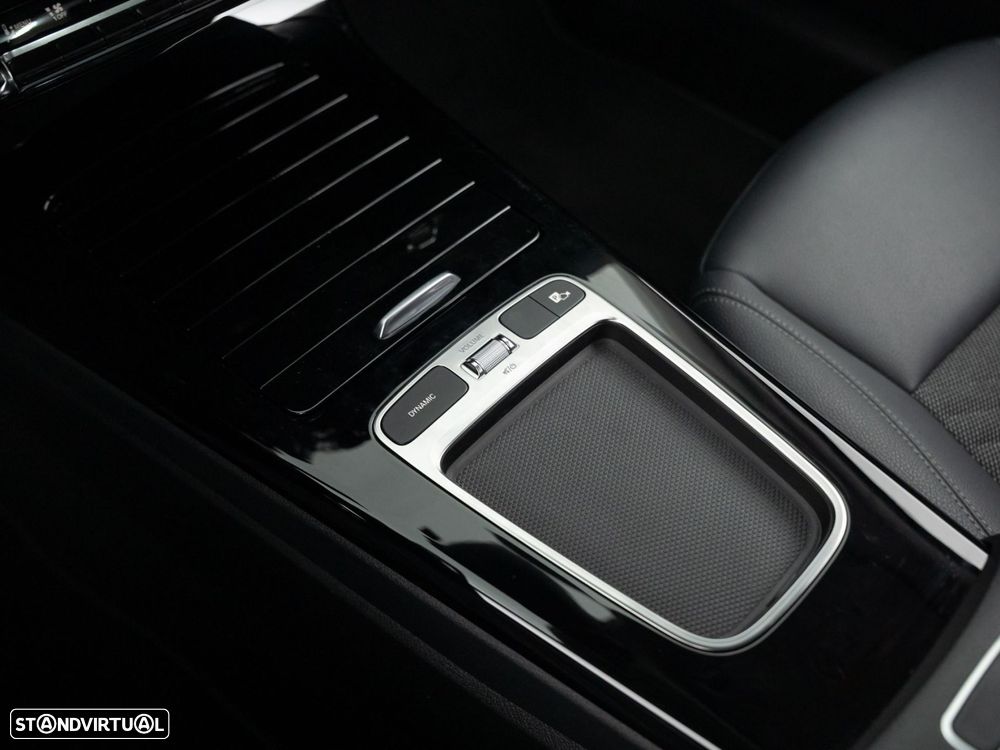 Mercedes-Benz A 250 e - 25