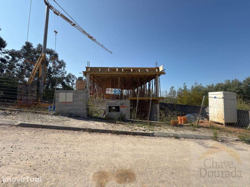 NOVA - Moradia M4, Santo António dos Olivais - Grande imagem: 2/13