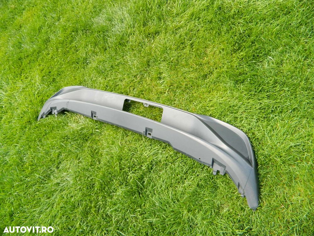 Difuzor bara spate VW Golf 8 model 2020-2024 cod 5H6807568 - 3