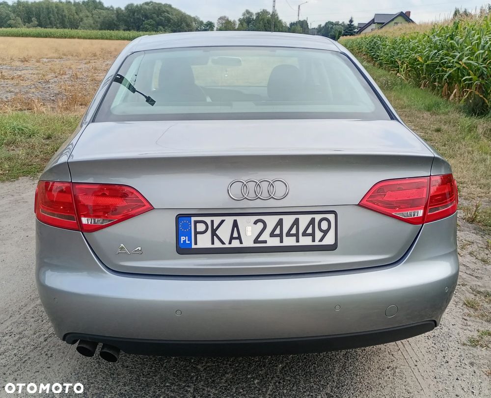 Audi A4 Limousine - 14
