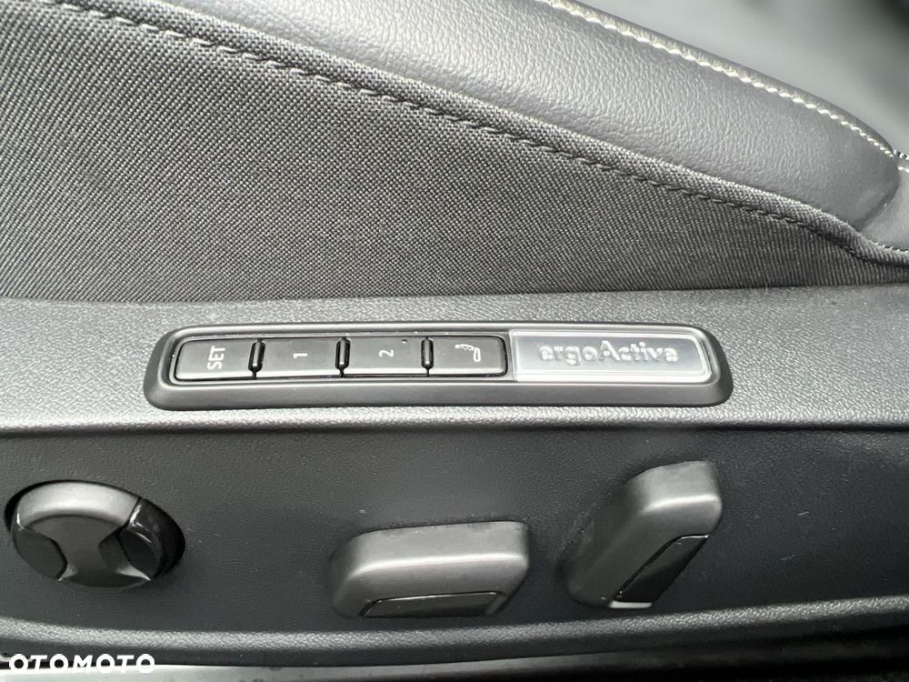 Volkswagen Golf 1.5 eTSI mHEV Style DSG - 28