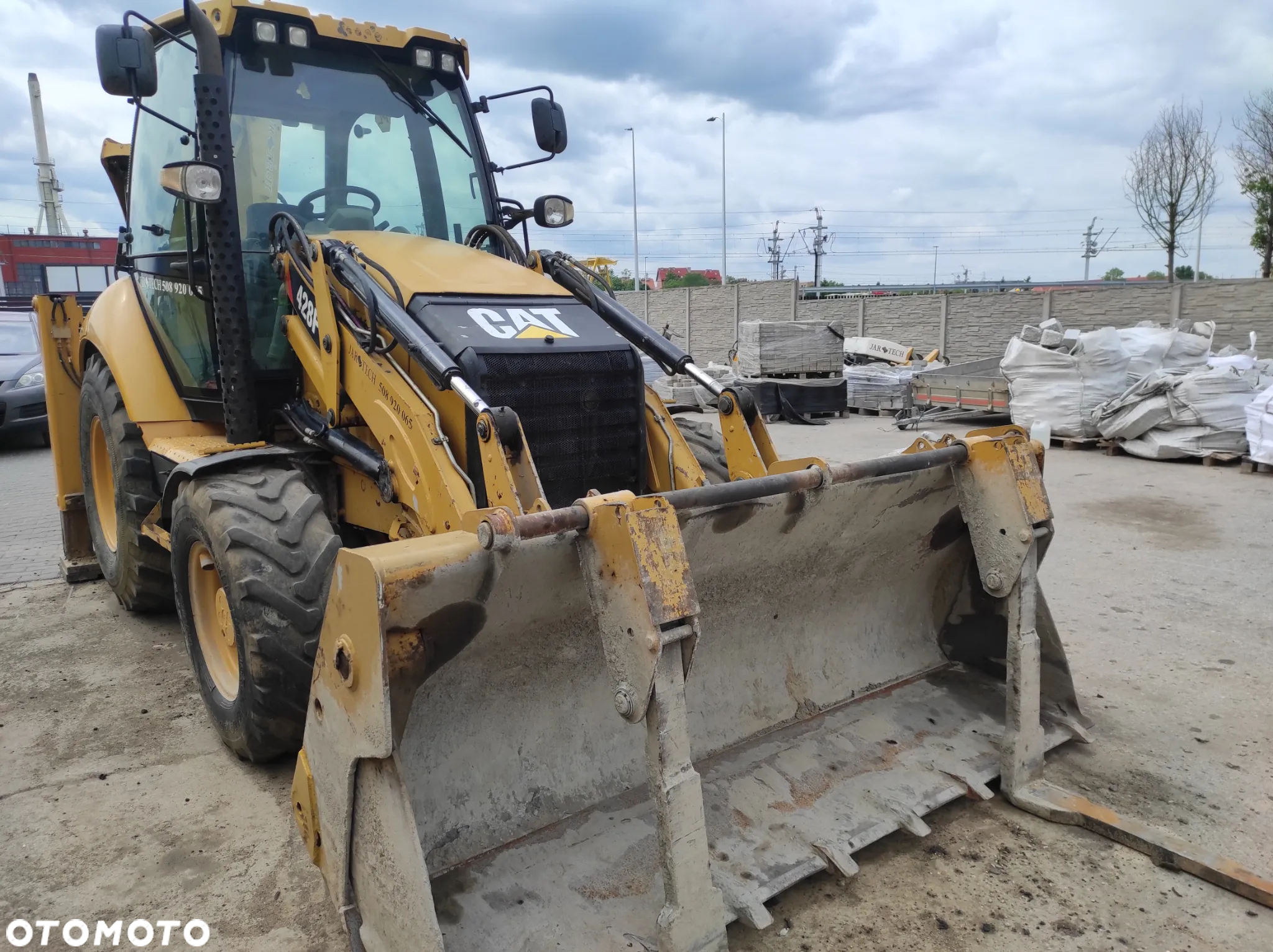 Caterpillar 428F - 3