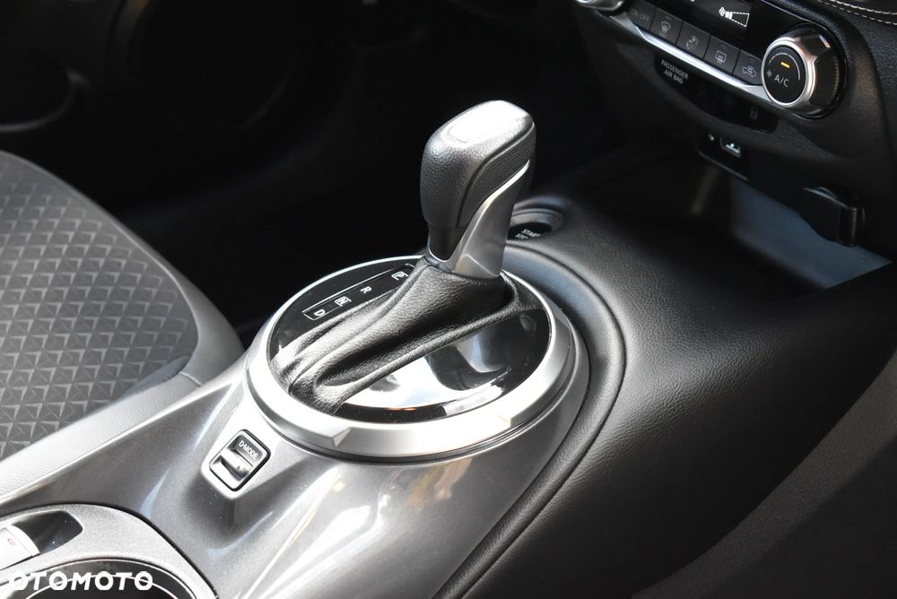Nissan Juke 1.6 4AMT N-Connecta - 23