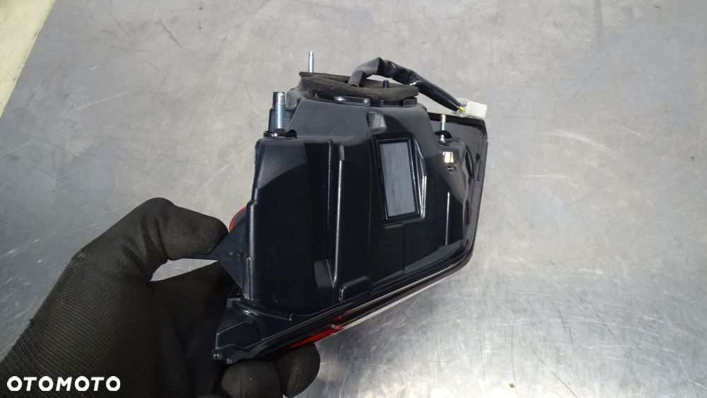 GP - LAMPA LEWA TYLNA LEXUS RX350 450H  81580-48300 8159048300 - 8