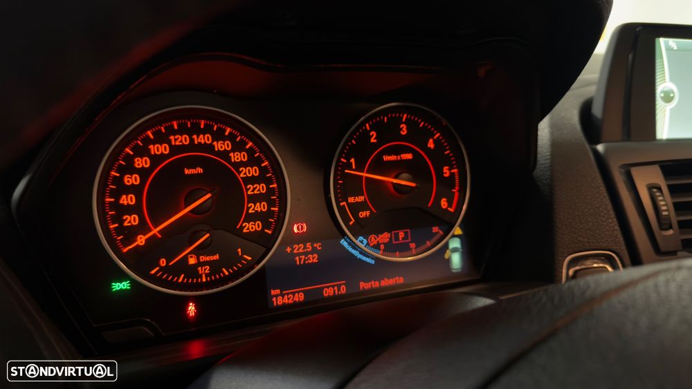 BMW 118 dA Pack M — fotografia 13