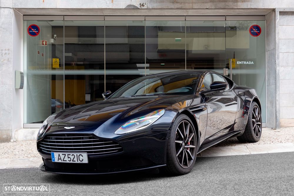 Aston Martin DB11 Coupé V8 Auto - 1