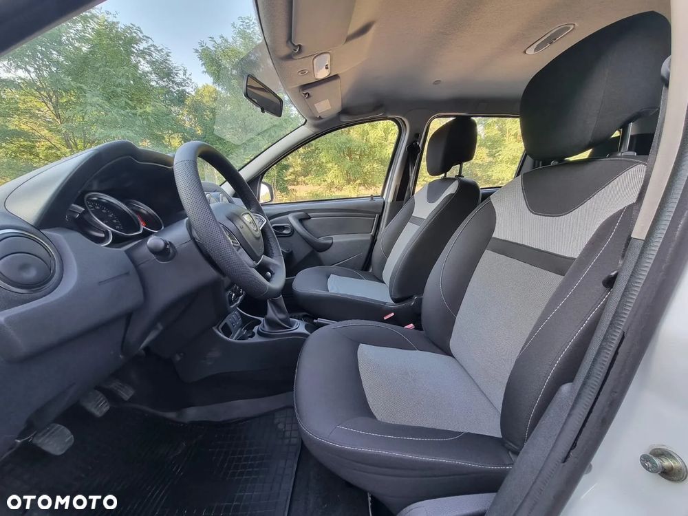 Dacia Duster 1.6 SCe Laureate S&S - 6
