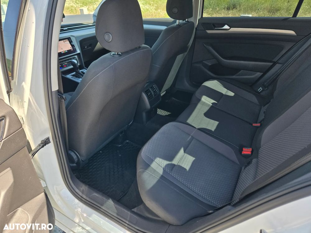 Volkswagen Passat 2.0 TDI DSG Comfortline - 12