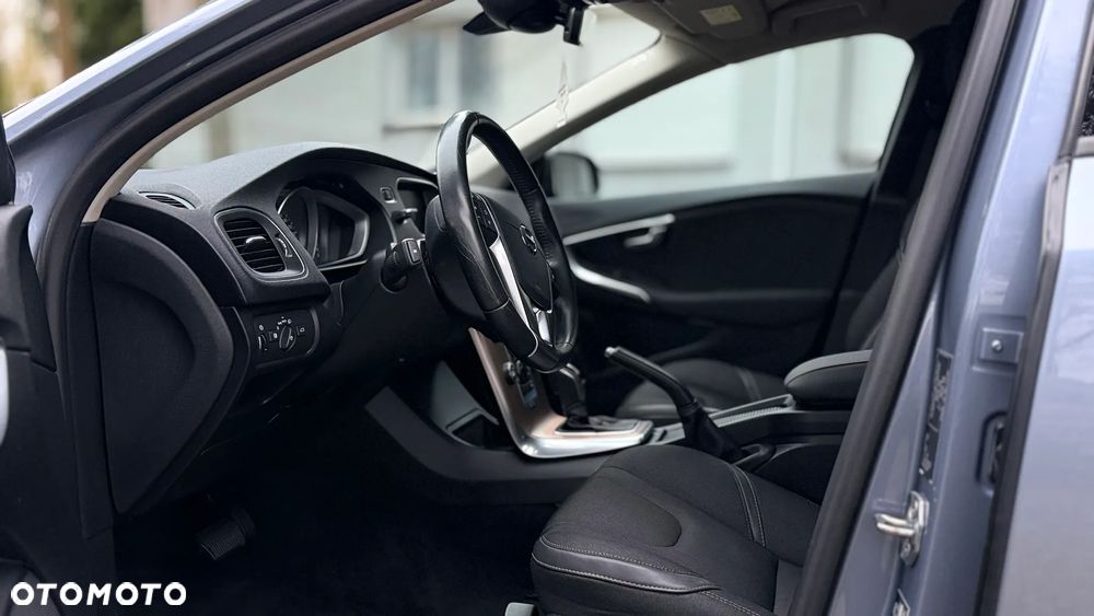 Volvo V40 T3 Drive-E Momentum - 16