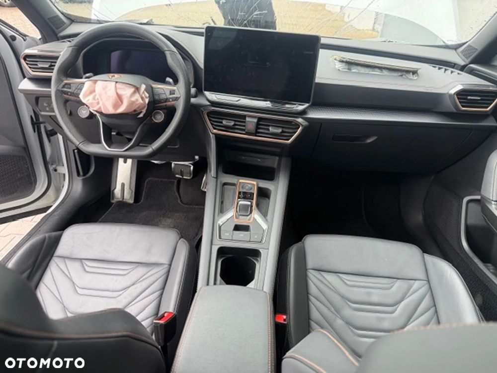 Cupra Formentor 1.5 e-Hybrid DSG - 12