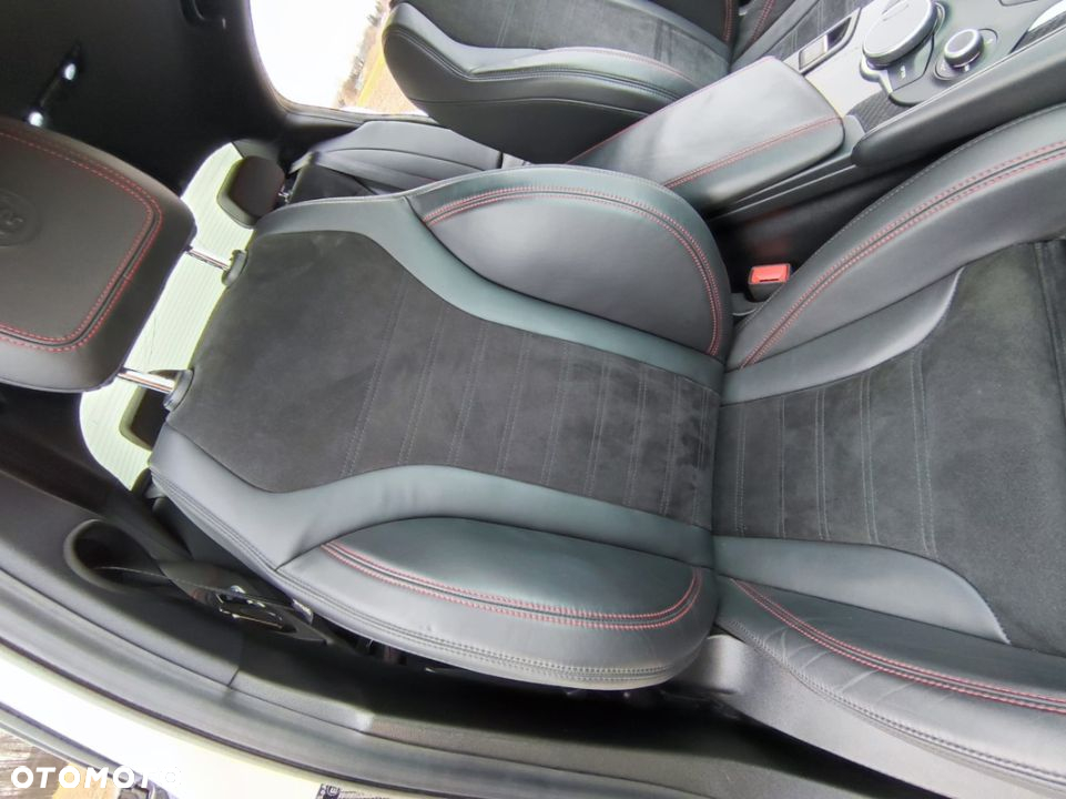 Alfa Romeo Giulia 2.9 V6 Bi-Turbo AT8 Quadrifoglio - 13