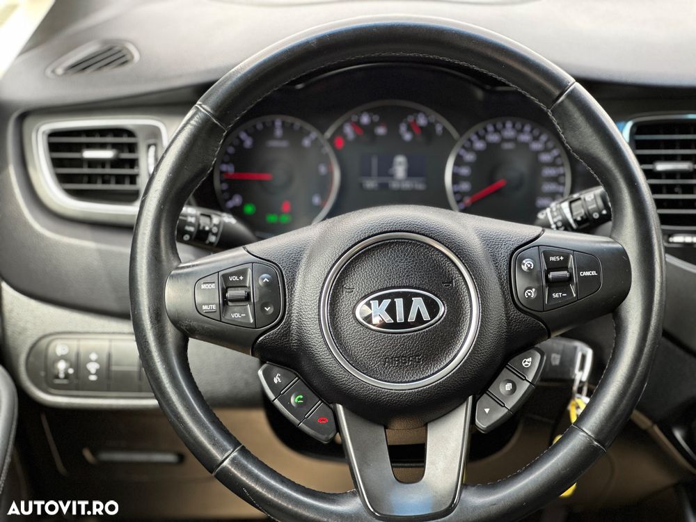Kia Carens - 20
