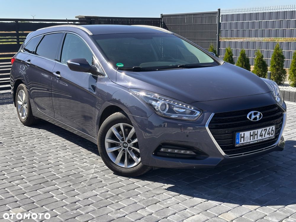Hyundai i40 Kombi blue 1.7 CRDi Classic - 1