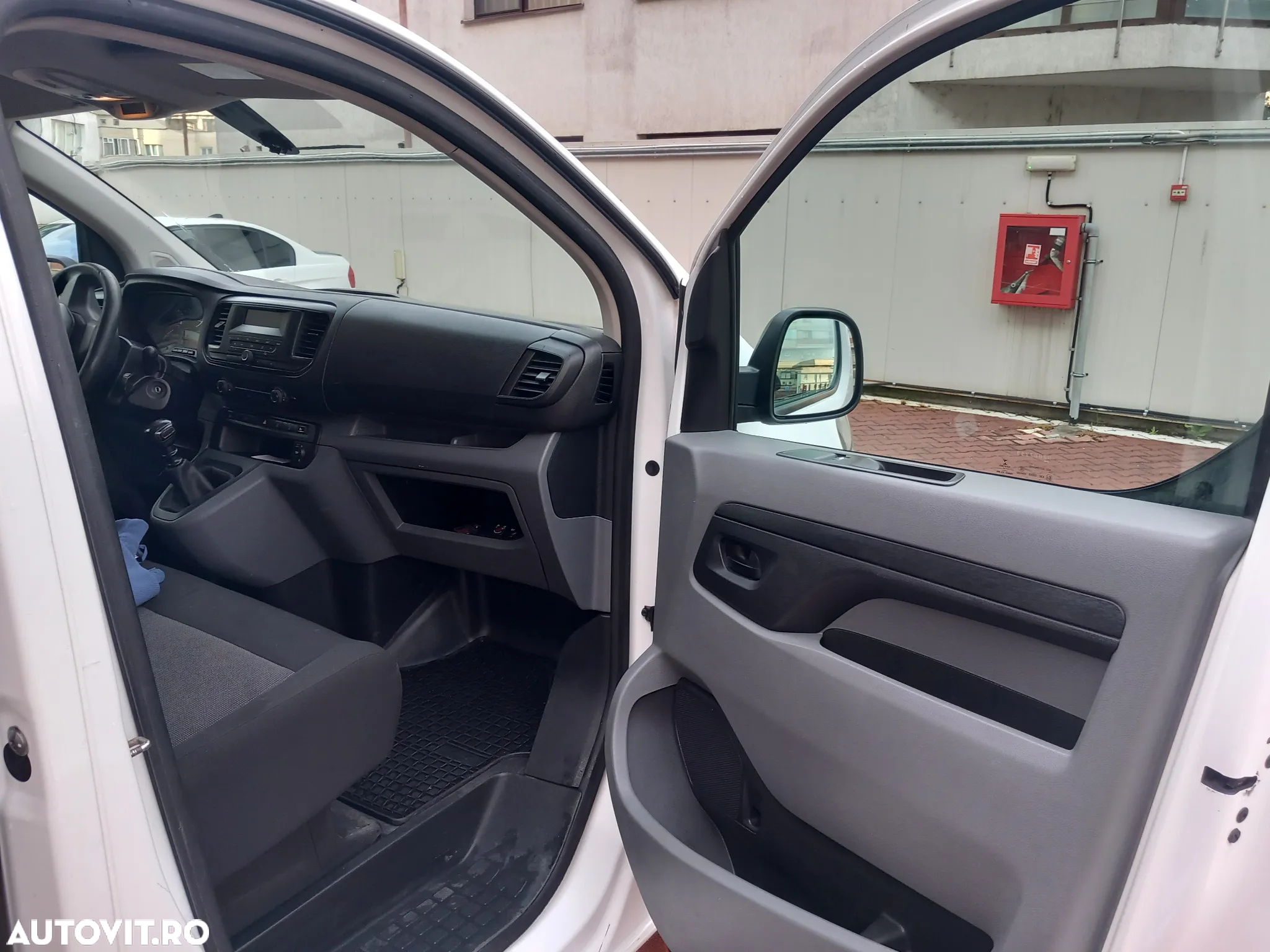 Peugeot Expert Combi L1H1 1.6 BlueHDI 115 S&S - 13