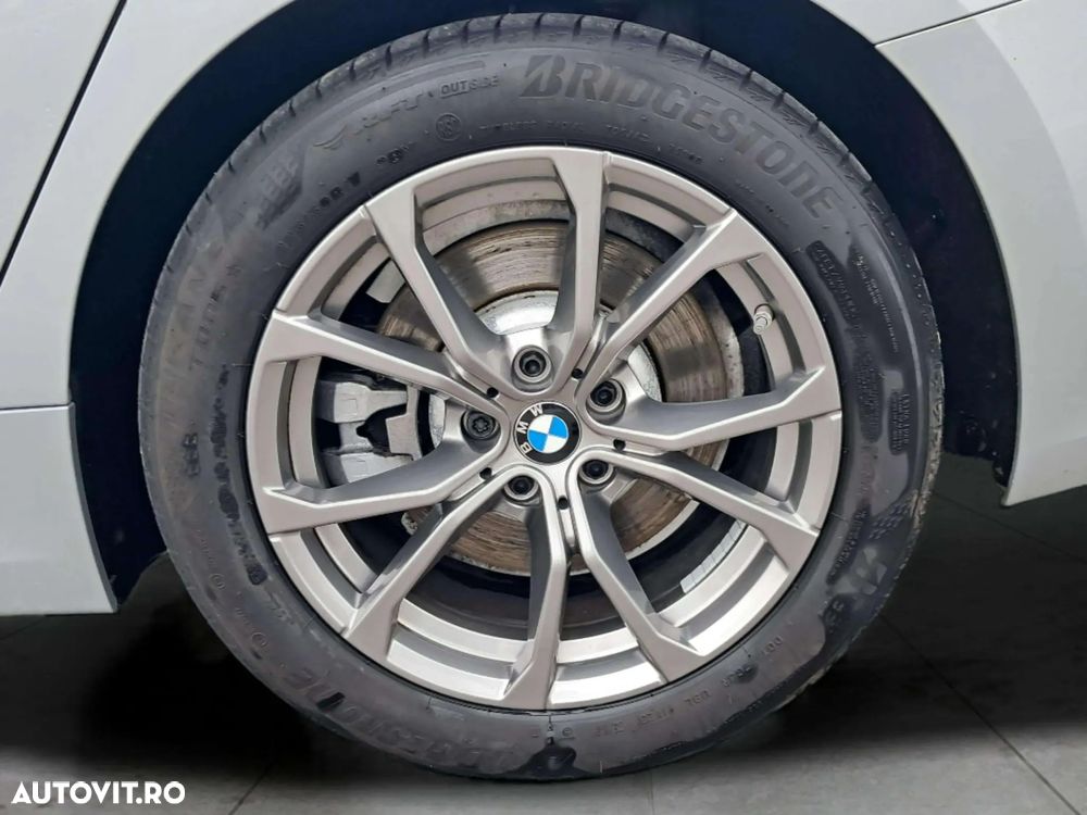 BMW Seria 3 330e Aut. Advantage - 24