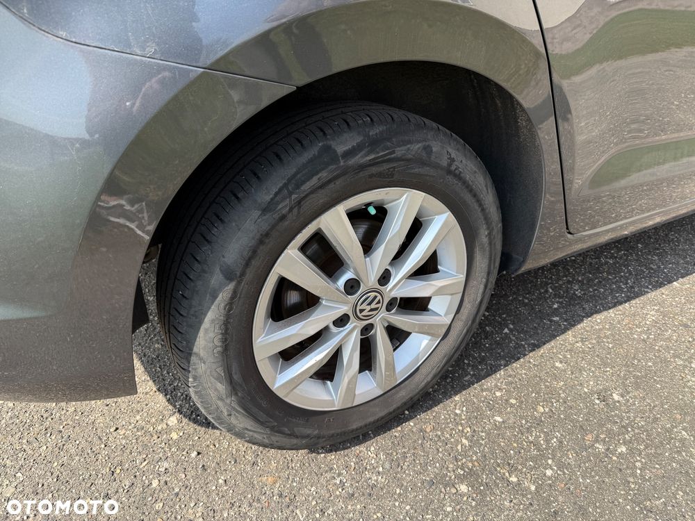 Volkswagen Touran - 27