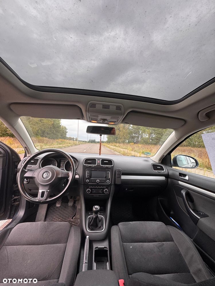 Volkswagen Golf - 6