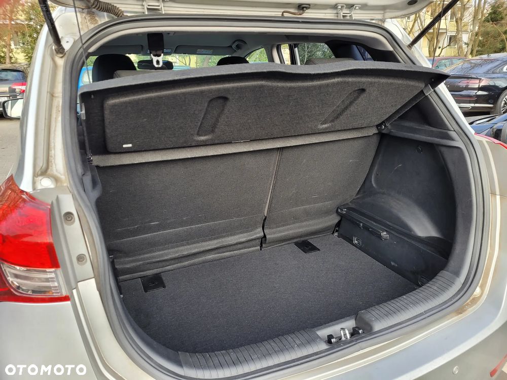 Hyundai ix20 1.6 Classic + - 11