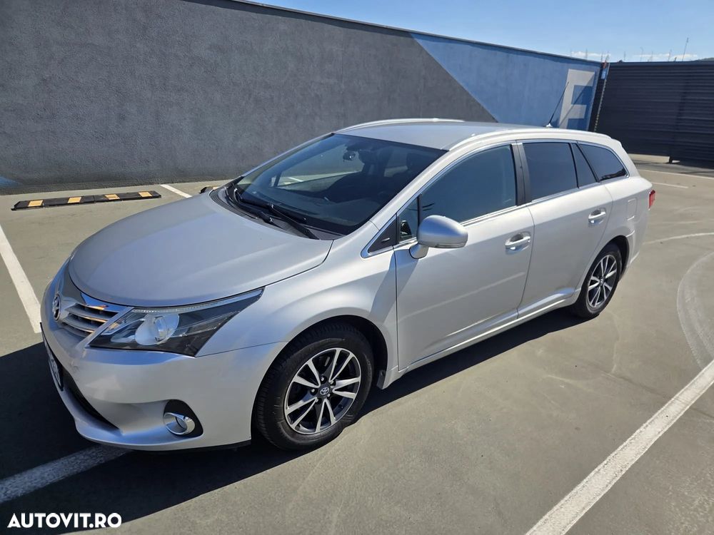 Toyota Avensis 2.0 D-4D - 1