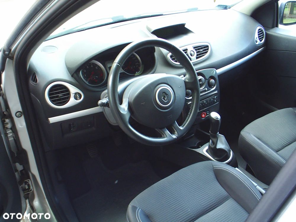 Renault Clio 1.2 16V 75 Dynamique - 8