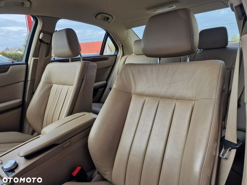 Mercedes-Benz Klasa E - 18