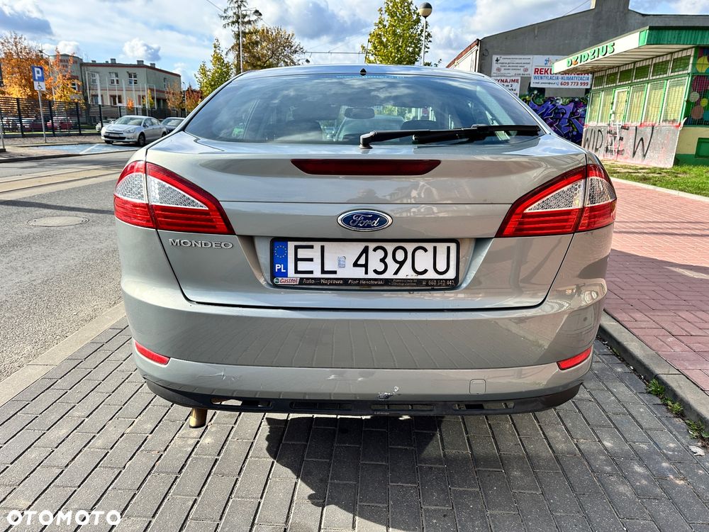 Ford Mondeo 2.0 Ghia - 17