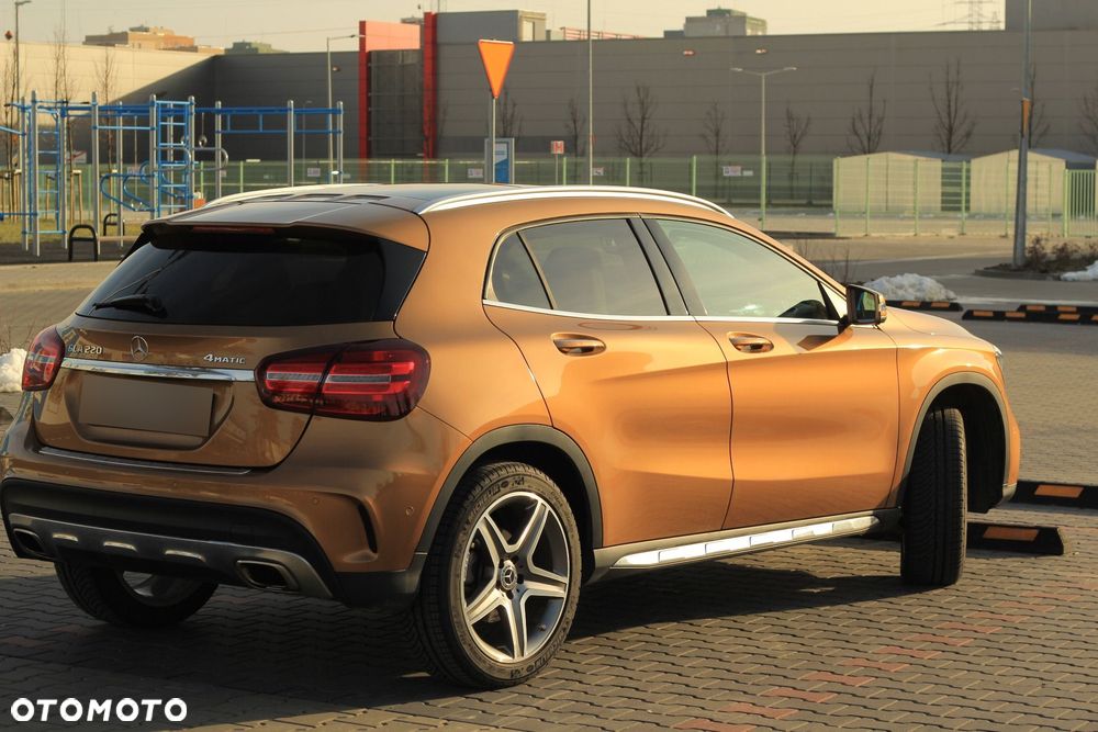 Mercedes-Benz GLA 220 4-Matic AMG Line - 3