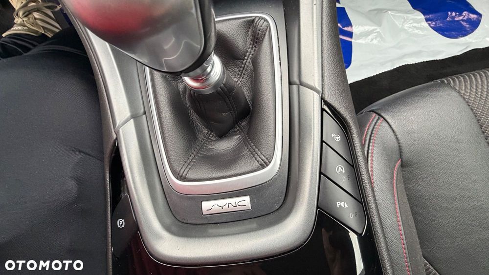 Ford Mondeo - 23