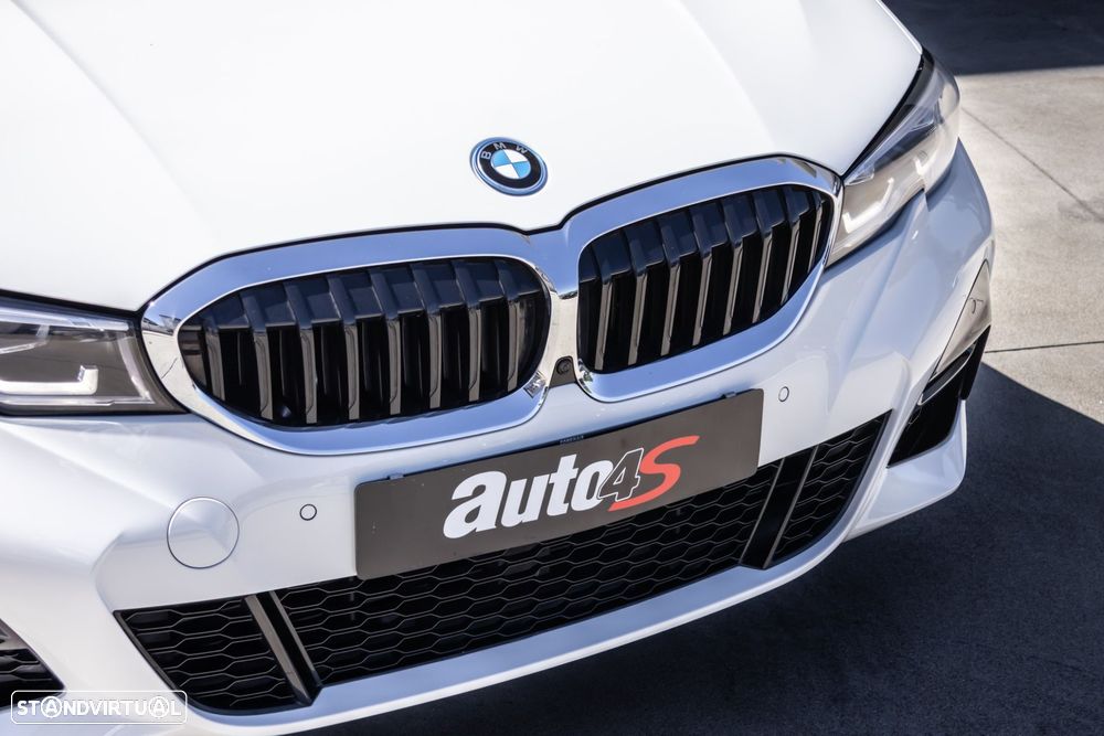 BMW 330 e Pack Desportivo M Pro Auto - 10