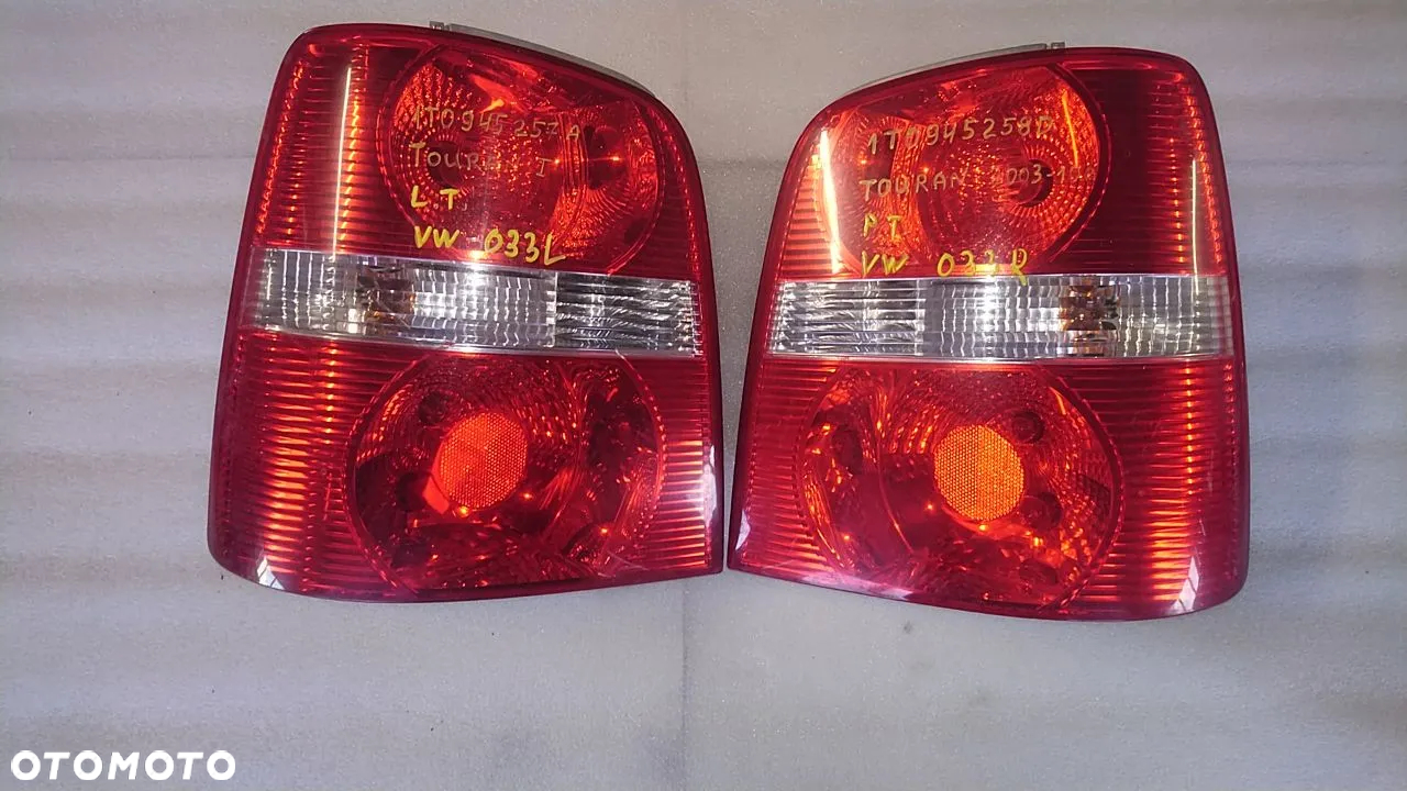 VW VOLKSWAGEN LAMPY TYŁ LEWE PRAWE - 32