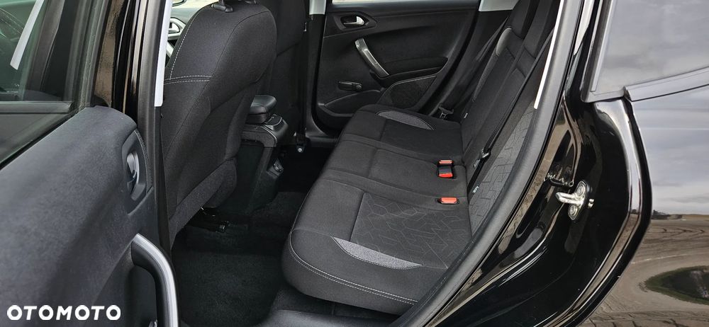 Peugeot 2008 1.6 BlueHDi Allure - 7