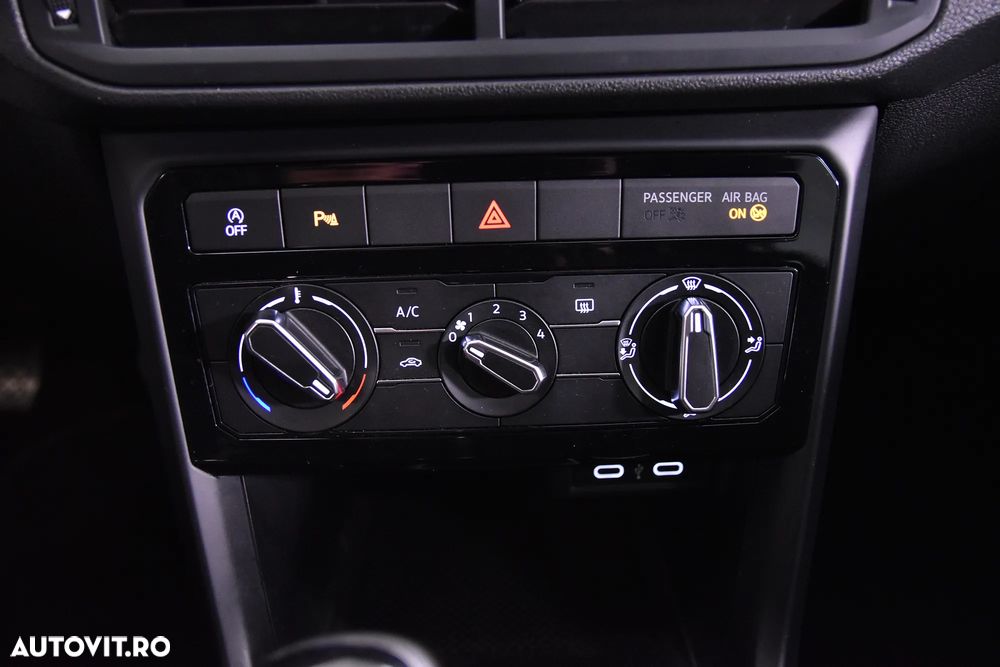 Volkswagen T-Cross - 17