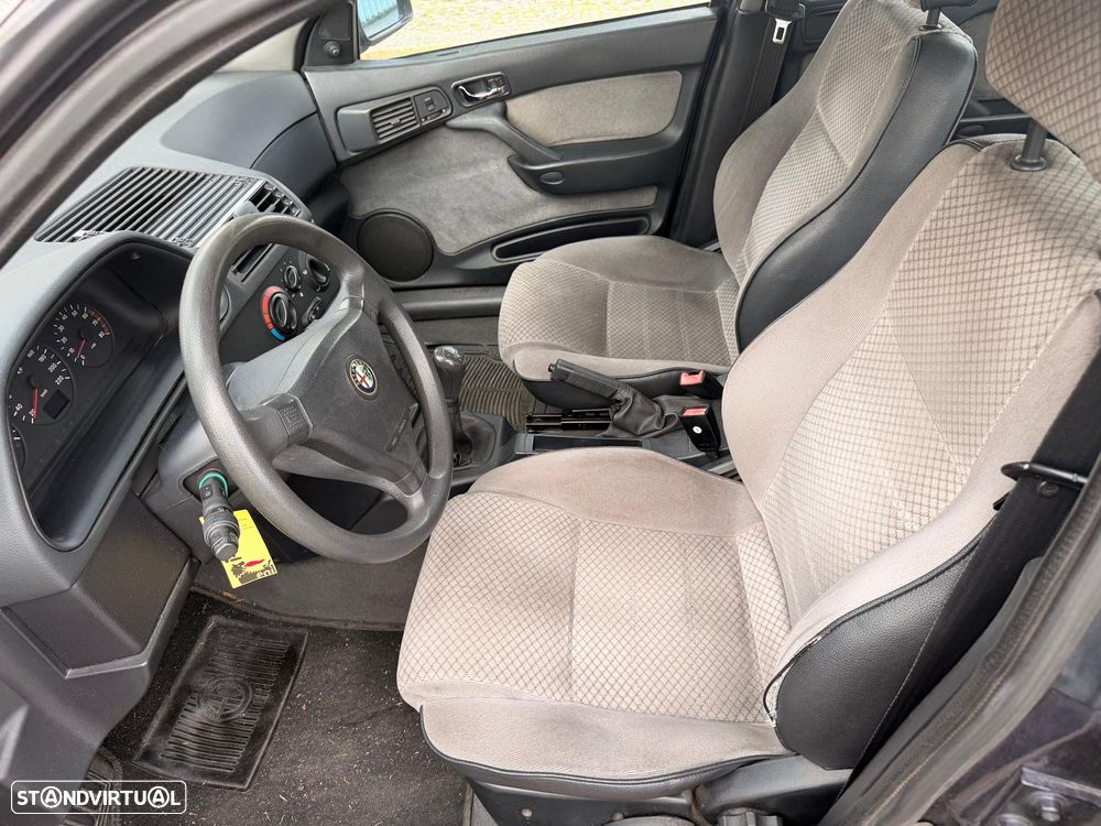 Alfa Romeo 146 1.4 Image - 10