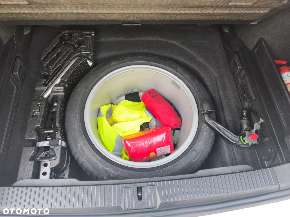 Volkswagen Passat Alltrack 2.0 TDI SCR DSG 4Motion - 16