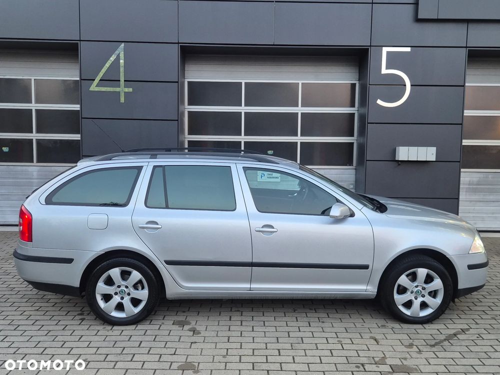 Skoda Octavia 2.0 TDI Elegance DSG - 4